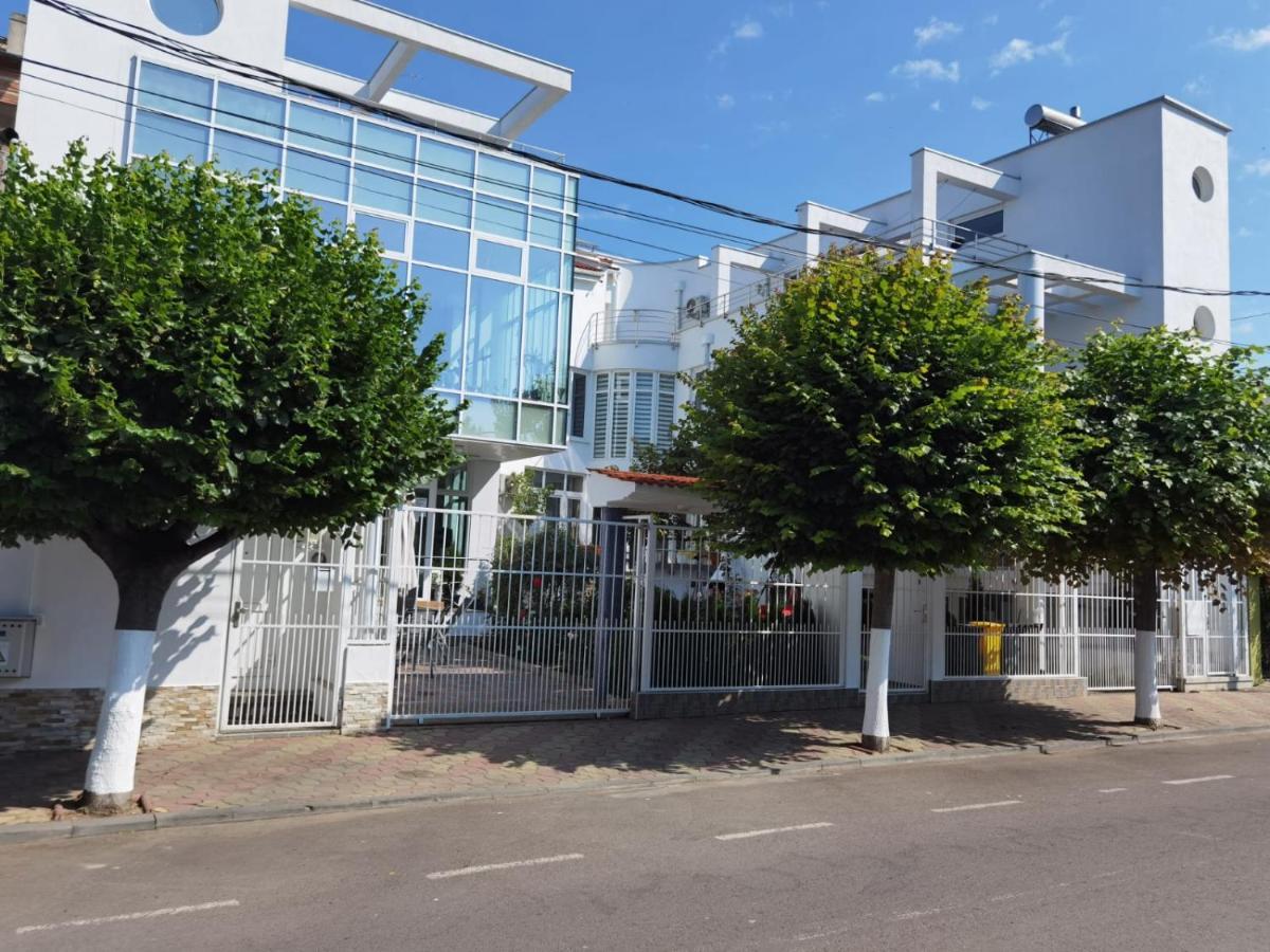 Fitness House With Garden Hotel Constanta Exterior photo